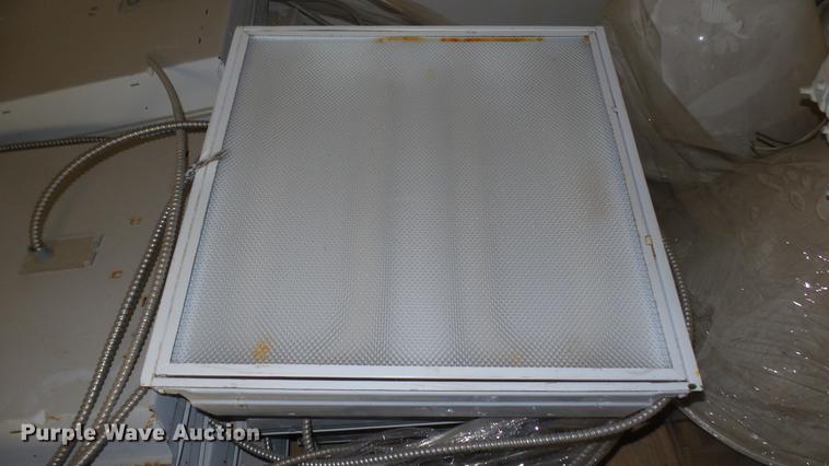 image for item EB9299 (15) fluorescent light fixtures