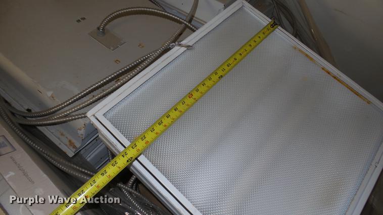 image for item EB9299 (15) fluorescent light fixtures