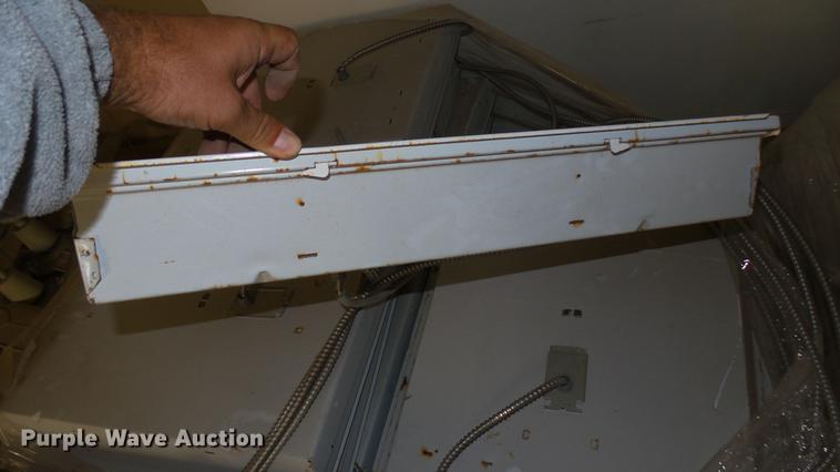 image for item EB9299 (15) fluorescent light fixtures