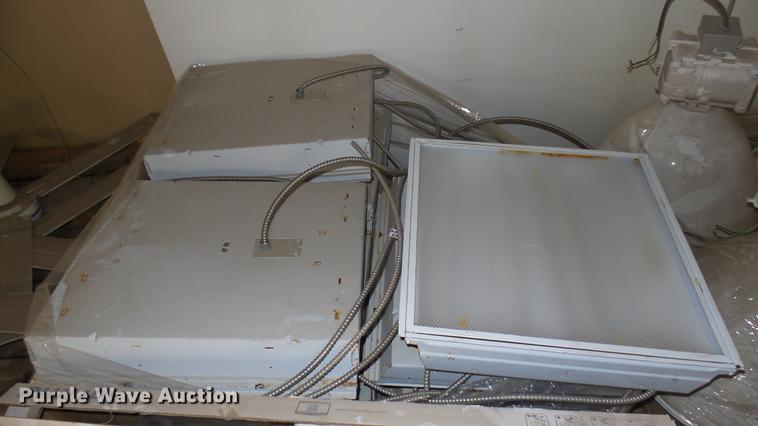 image for item EB9299 (15) fluorescent light fixtures