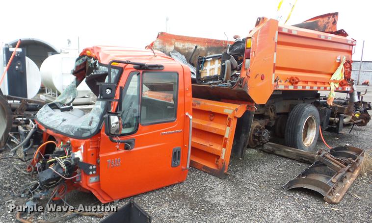 image for item K6381 2007 International 7400 dump truck