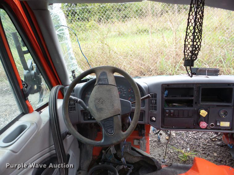 image for item K6381 2007 International 7400 dump truck