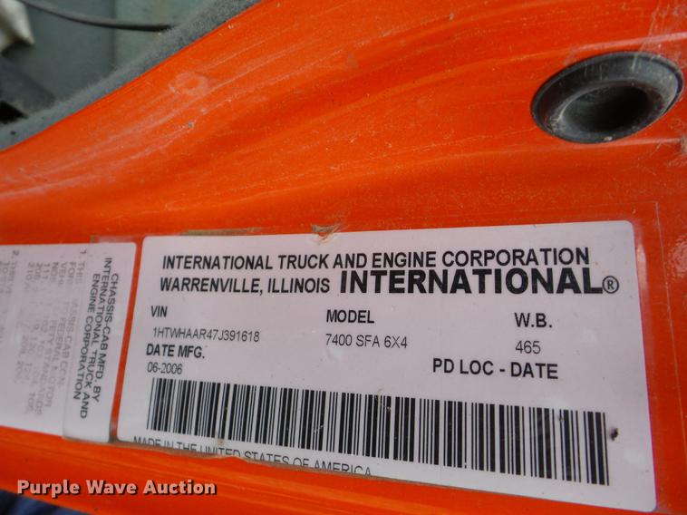 image for item K6381 2007 International 7400 dump truck