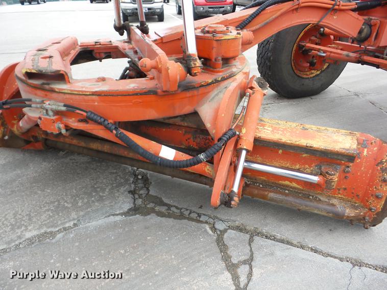 image for item K6382 1997 Galion 830B motor grader