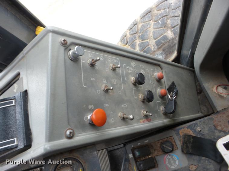 image for item K6382 1997 Galion 830B motor grader