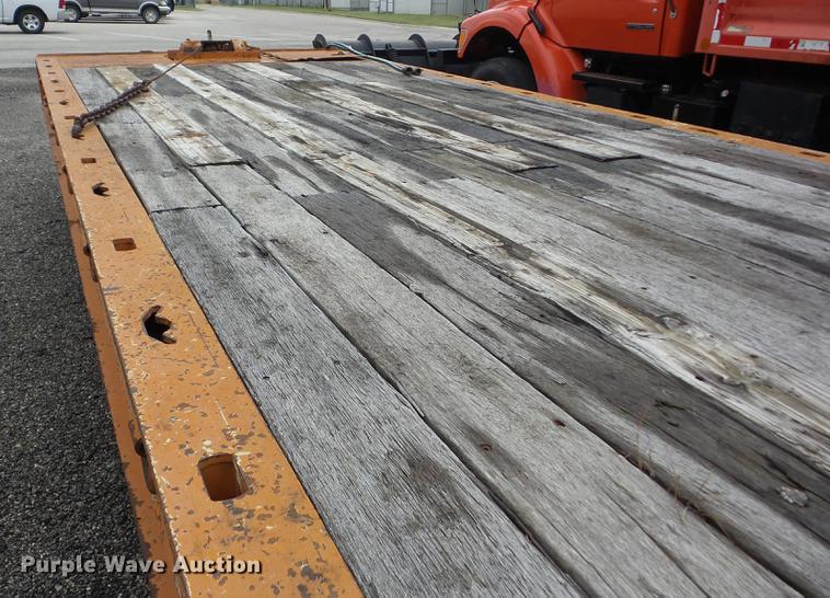 image for item K6383 1993 Landoll 345 tilt deck trailer