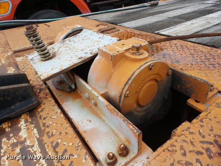 image for item K6383 1993 Landoll 345 tilt deck trailer