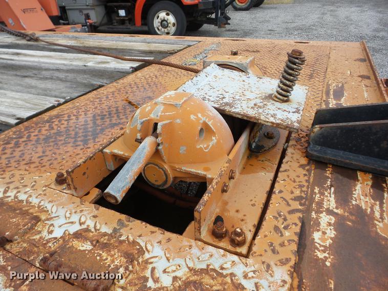 image for item K6383 1993 Landoll 345 tilt deck trailer