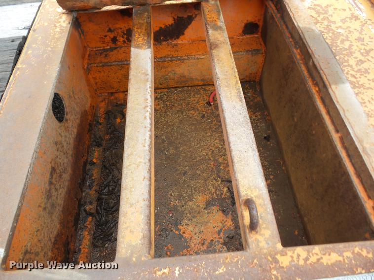 image for item K6383 1993 Landoll 345 tilt deck trailer