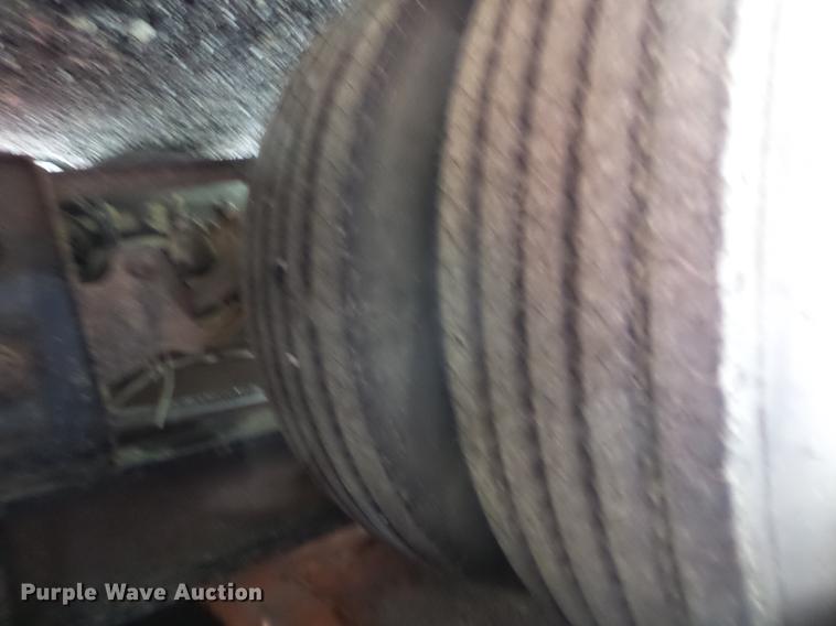 image for item K6383 1993 Landoll 345 tilt deck trailer