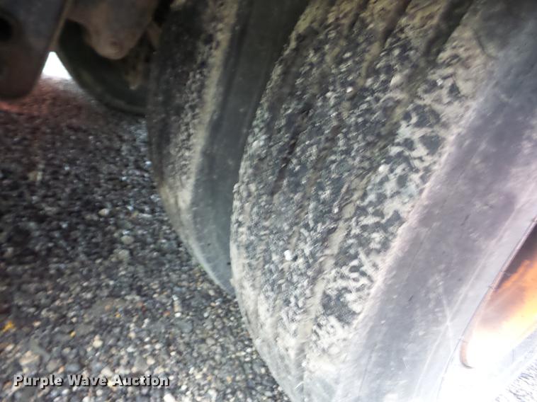 image for item K6383 1993 Landoll 345 tilt deck trailer