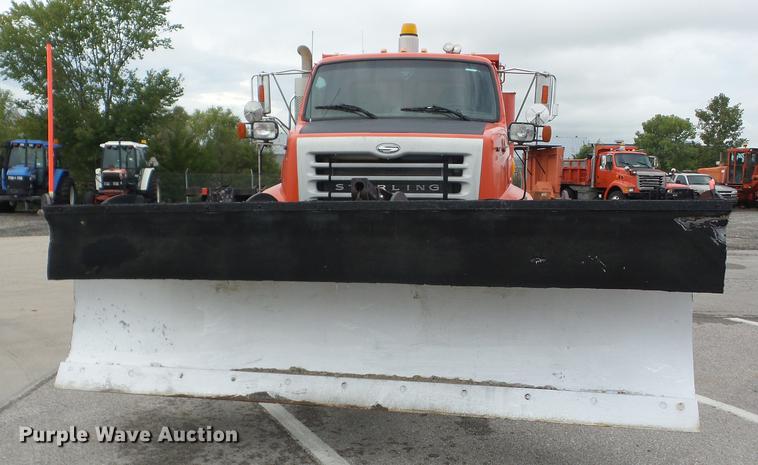 image for item K6384 2003 Sterling LT7500 dump truck