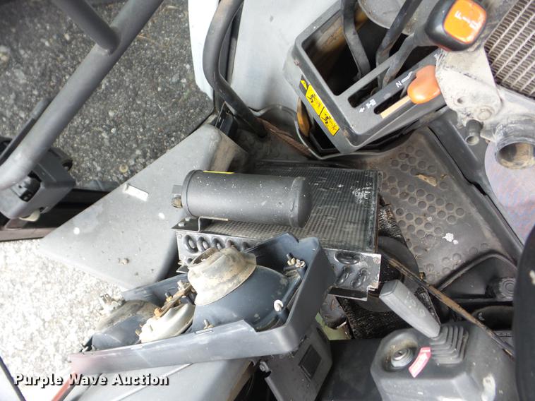 image for item K6385 1997 New Holland 6640SL tractor