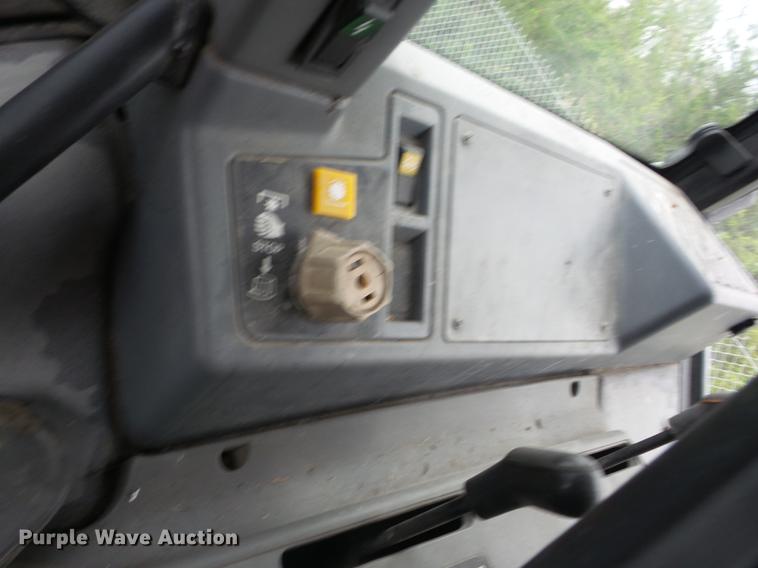 image for item K6385 1997 New Holland 6640SL tractor