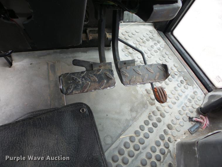 image for item K6386 1997 New Holland 6640SL tractor