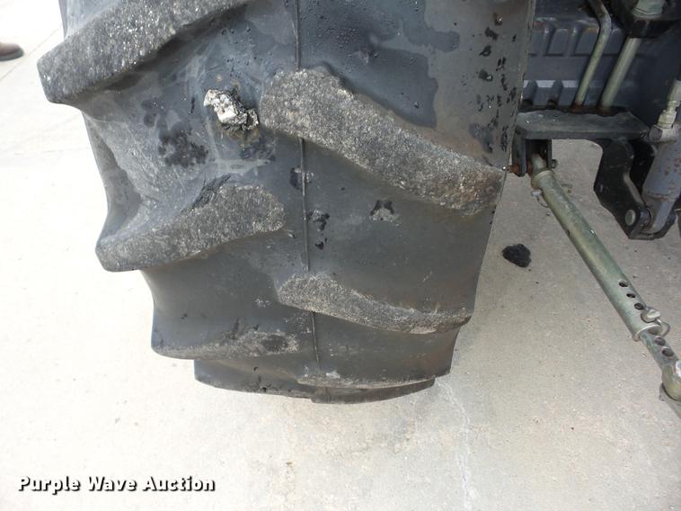 image for item K6387 2002 New Holland TS100 tractor