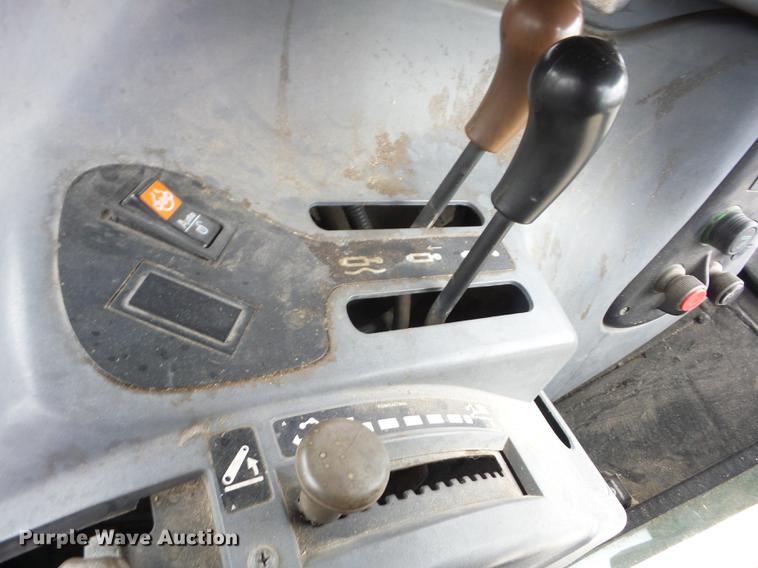 image for item K6387 2002 New Holland TS100 tractor