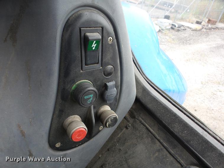 image for item K6387 2002 New Holland TS100 tractor