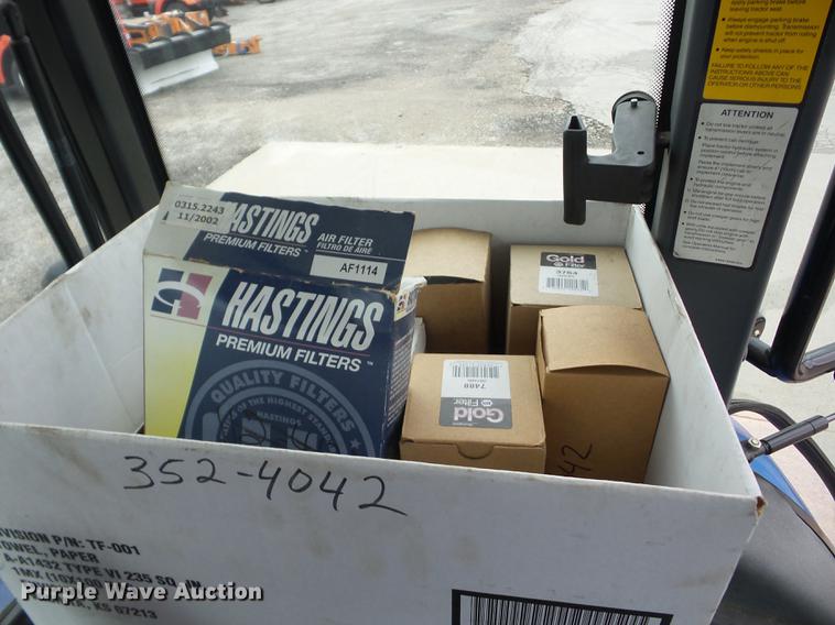 image for item K6387 2002 New Holland TS100 tractor