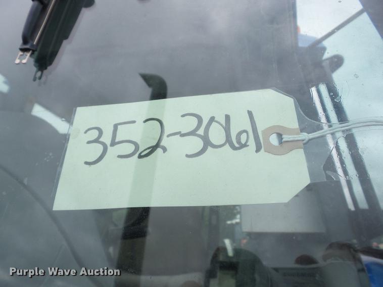 image for item K6387 2002 New Holland TS100 tractor