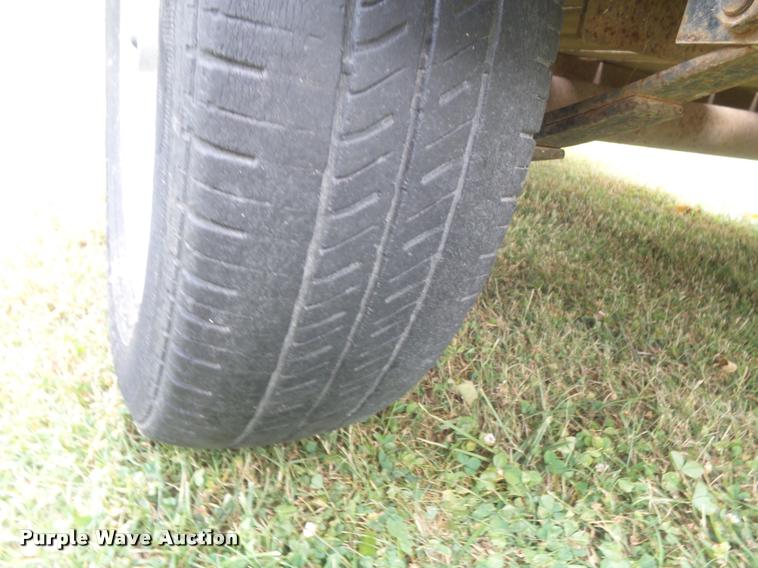 image for item CC9607 2008 Jerr tilt deck trailer