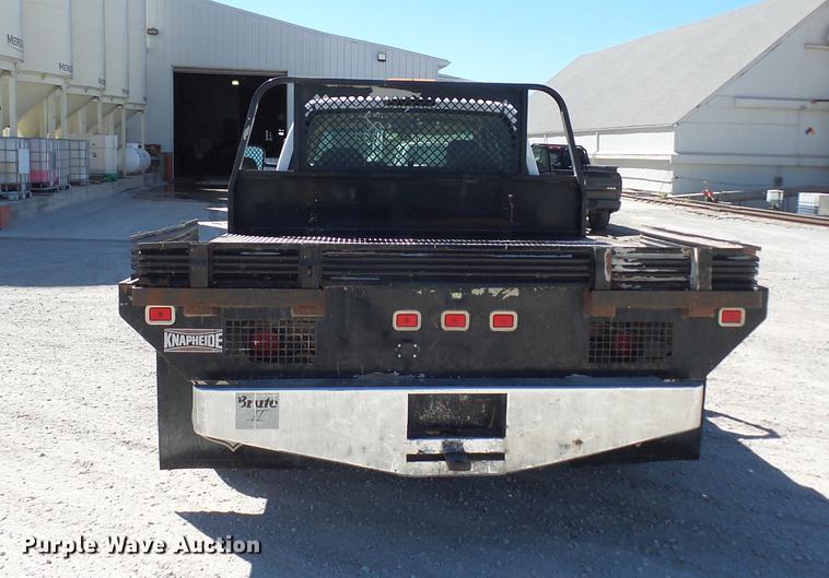 image for item DA0757 2006 Chevrolet Silverado 3500 Ext. Cab flatbed pickup truck
