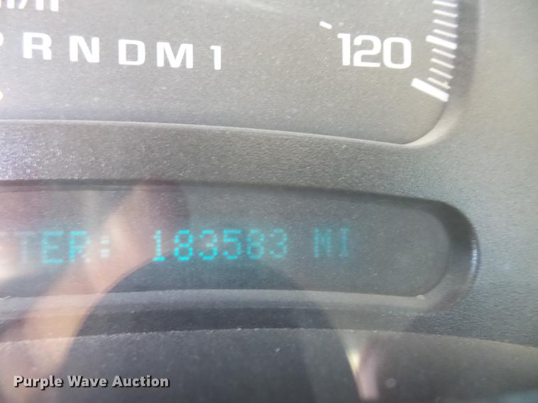 image for item DA0757 2006 Chevrolet Silverado 3500 Ext. Cab flatbed pickup truck