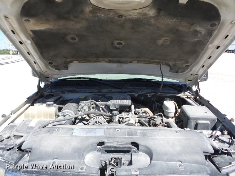 image for item DA0757 2006 Chevrolet Silverado 3500 Ext. Cab flatbed pickup truck