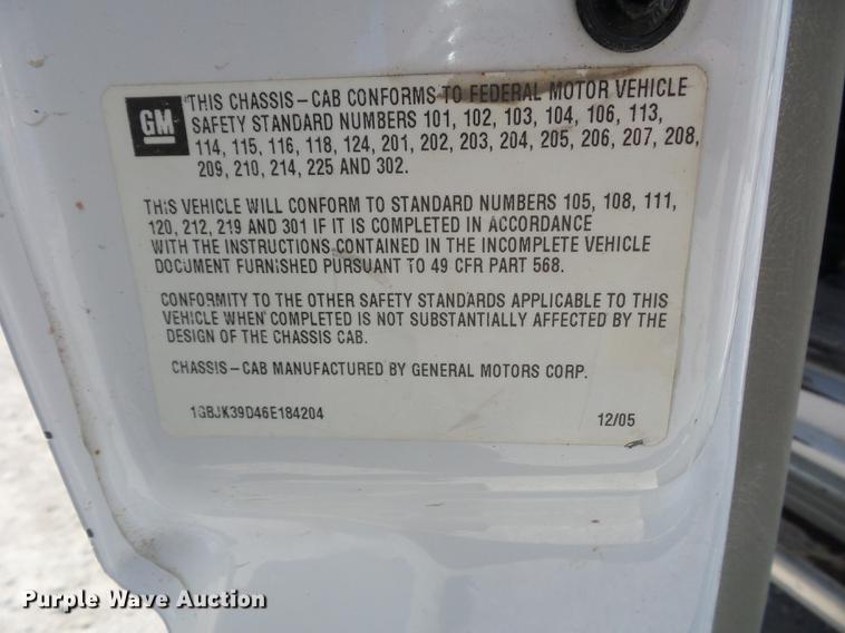 image for item DA0757 2006 Chevrolet Silverado 3500 Ext. Cab flatbed pickup truck