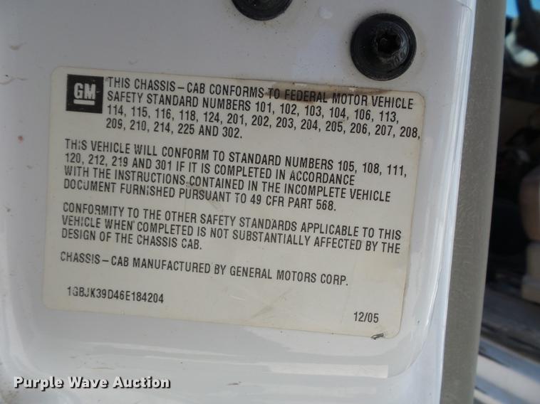 image for item DA0757 2006 Chevrolet Silverado 3500 Ext. Cab flatbed pickup truck