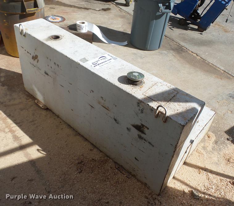 image for item DA0768 L-shaped fuel tan