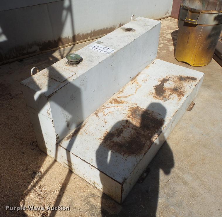 image for item DA0768 L-shaped fuel tan