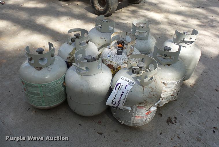 image for item DA0771 (9) propane tanks
