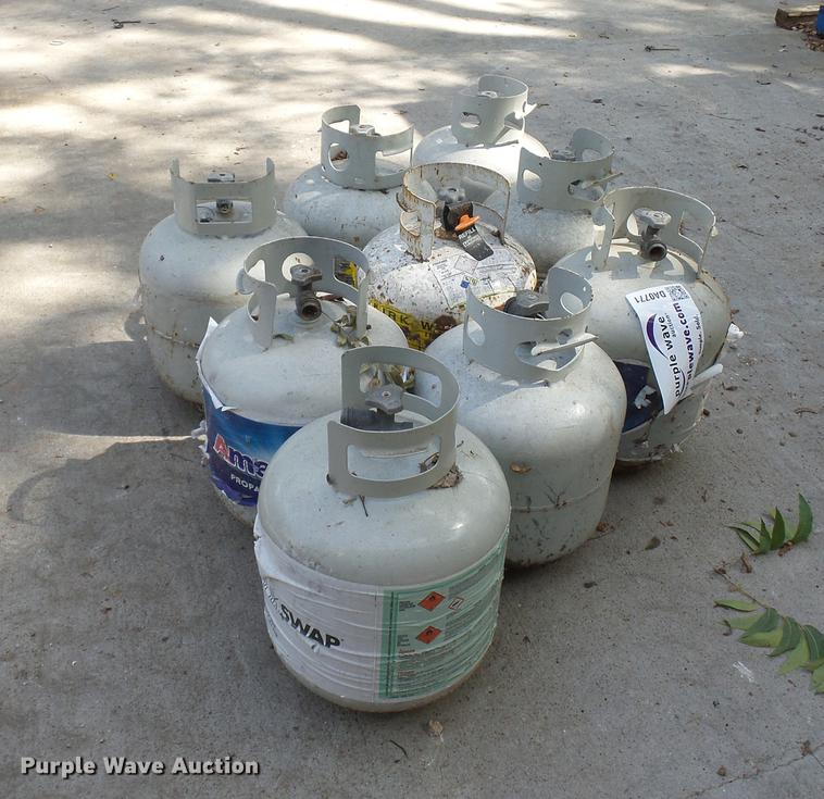 image for item DA0771 (9) propane tanks