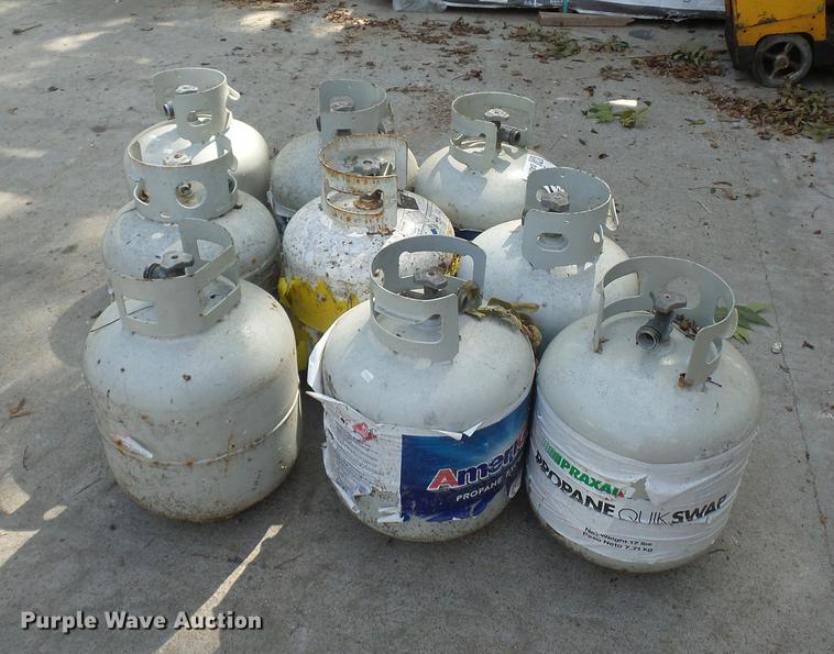 image for item DA0771 (9) propane tanks