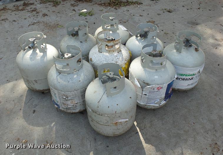 image for item DA0771 (9) propane tanks