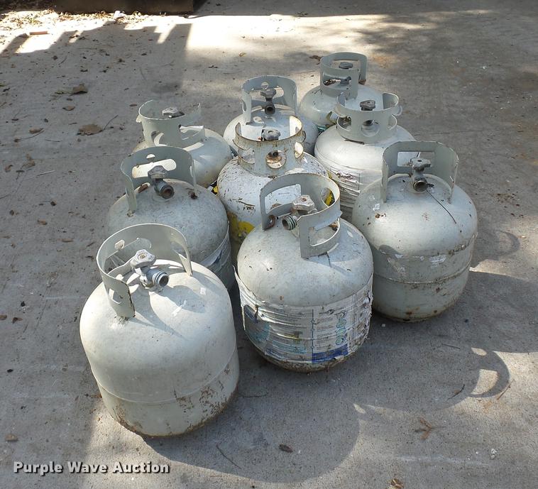 image for item DA0771 (9) propane tanks