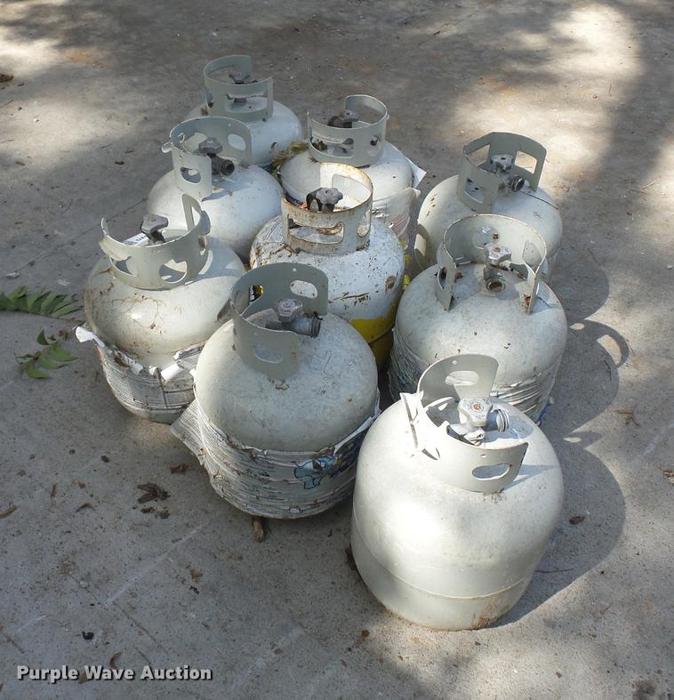 image for item DA0771 (9) propane tanks