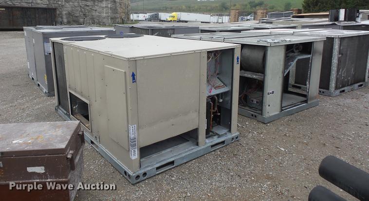 image for item DA0860 Approximately 23 air conditioners