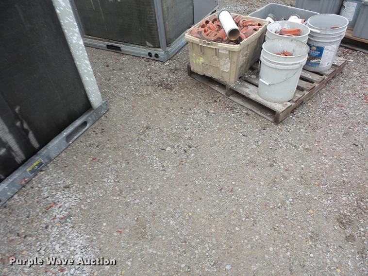 image for item DA0860 Approximately 23 air conditioners