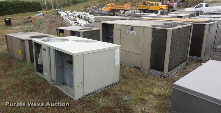 image for item DA0860 Approximately 23 air conditioners