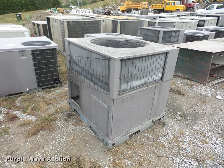 image for item DA0860 Approximately 23 air conditioners