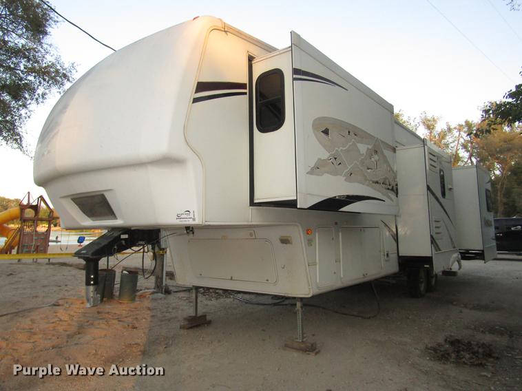 image for item DA3164 2007 Montana 3400RL camper