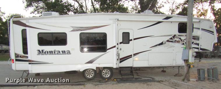 image for item DA3164 2007 Montana 3400RL camper