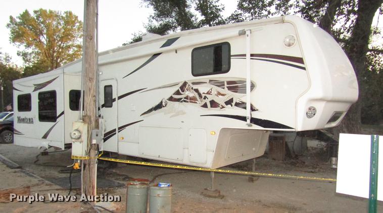 image for item DA3164 2007 Montana 3400RL camper