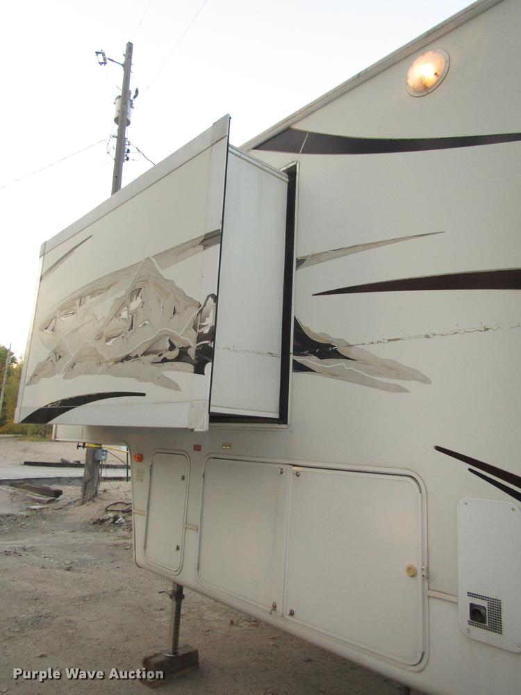 image for item DA3164 2007 Montana 3400RL camper