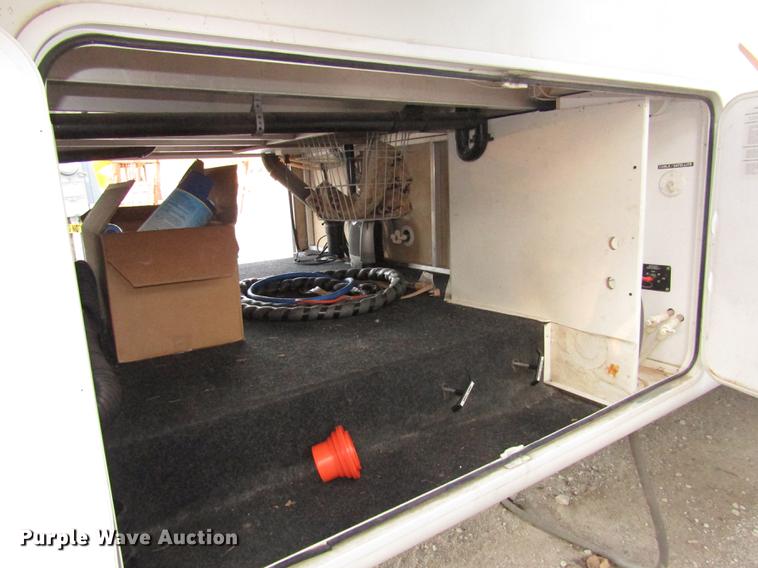 image for item DA3164 2007 Montana 3400RL camper