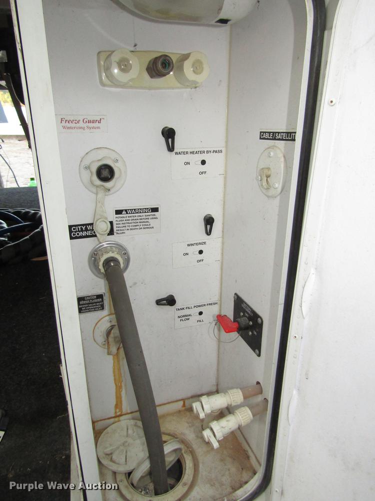 image for item DA3164 2007 Montana 3400RL camper