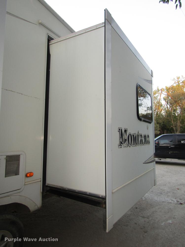 image for item DA3164 2007 Montana 3400RL camper