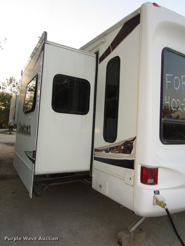 image for item DA3164 2007 Montana 3400RL camper